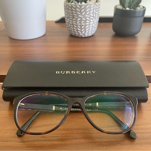 Authentic Burberry Spectacles with case 🤎Made in Italy 🫰 - Picture 9 of 9